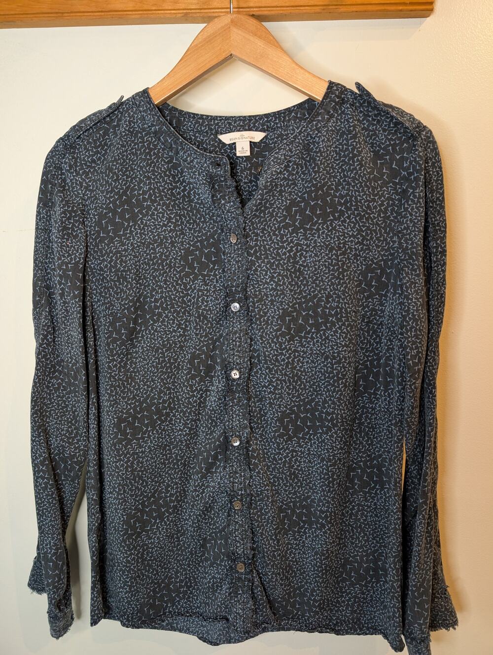 L.L.Bean Signature Gray Blue Print Button Front Blouse Raw Hem Size 6